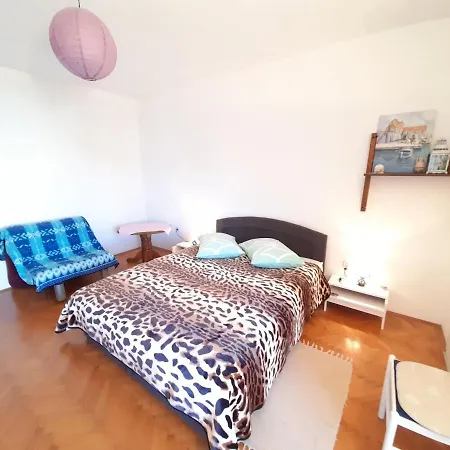 Apartment Perica And Perica With Separate Entrance Zadar
