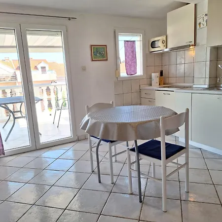 Apartment Perica And Perica With Separate Entrance Zadar