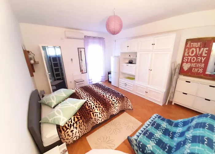 Apartment Perica And Perica With Separate Entrance